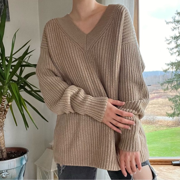 Aritzia Wilfred Belize Sweater Oxford Tan - Picture 4 of 7